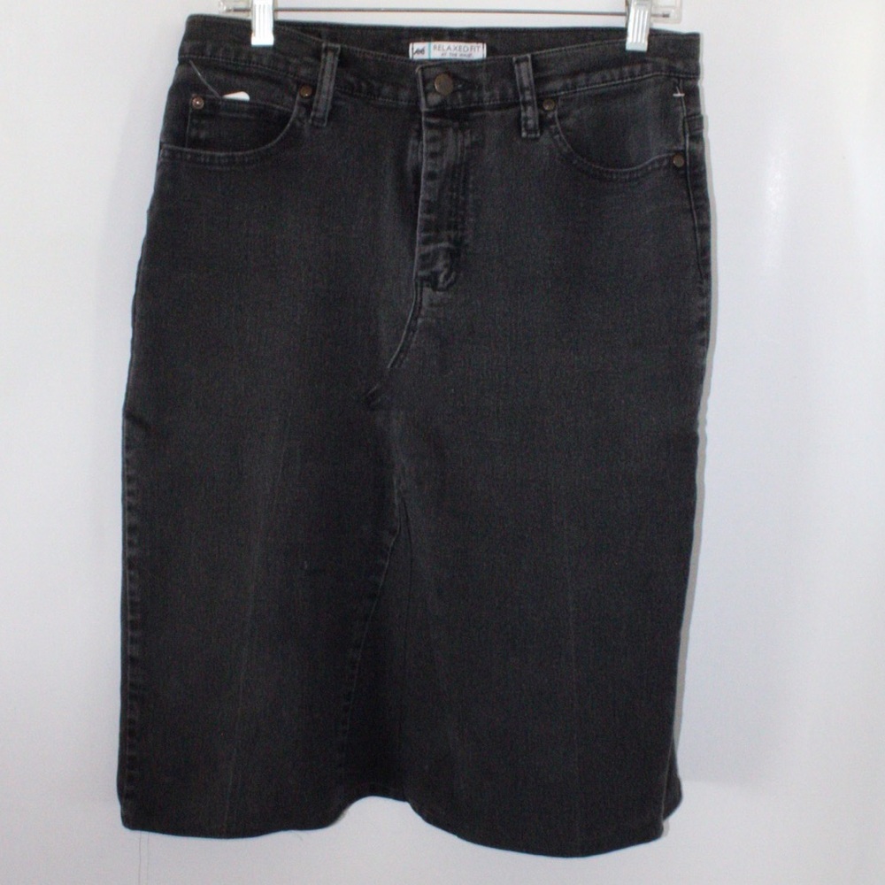 Lee Relaxed Fit Skirt Color: Faded Grey Size:10